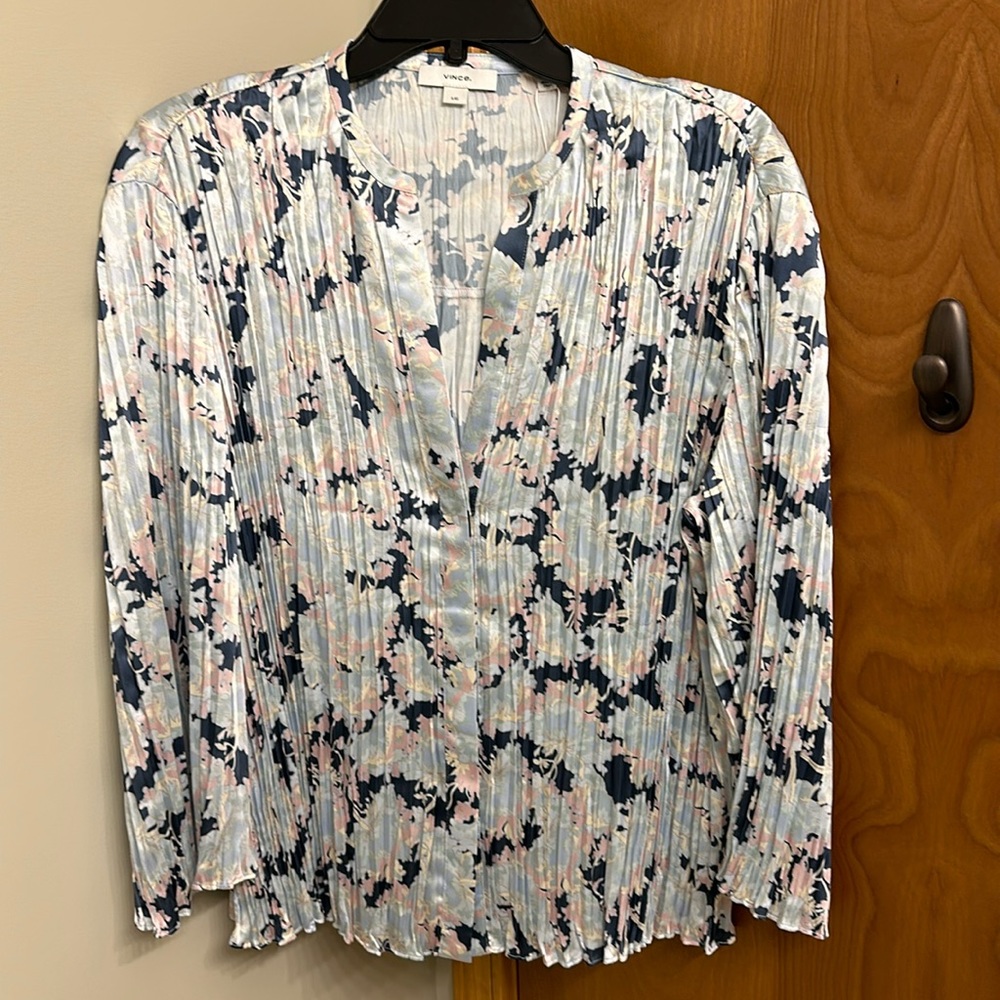 Vince Lotus Print Pleated Blouse brand new